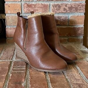 Sugar Hellon Brown Wedge Booties